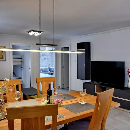 קוטור Lana & Ena Apartments מראה חיצוני תמונה